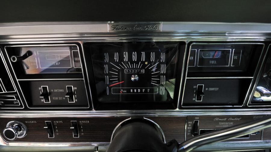 Панель приборов Buick Riviera (49487) 1969 года  (фото 7 из 9)